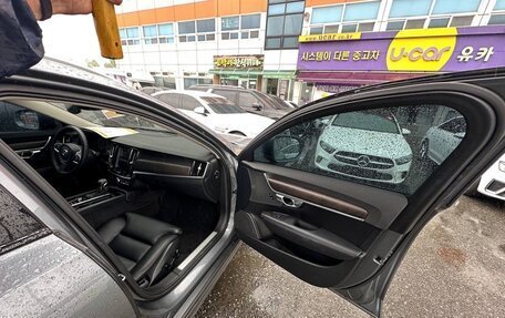 Volvo V90 Cross Country I рестайлинг, 2017 год, 3 640 000 рублей, 25 фотография