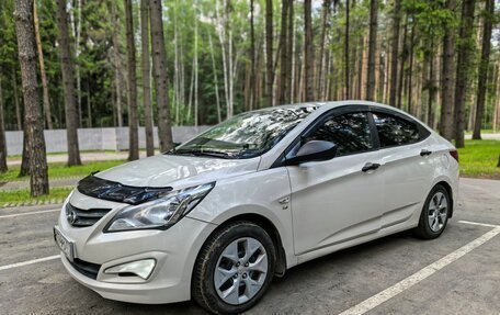 Hyundai Solaris II рестайлинг, 2015 год, 1 200 000 рублей, 2 фотография
