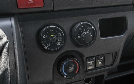 Toyota HiAce H200, 2014 год, 3 045 000 рублей, 9 фотография