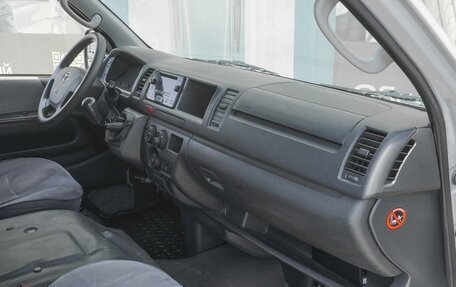 Toyota HiAce H200, 2014 год, 3 045 000 рублей, 5 фотография