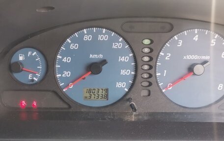 Nissan Serena II, 2001 год, 700 000 рублей, 8 фотография