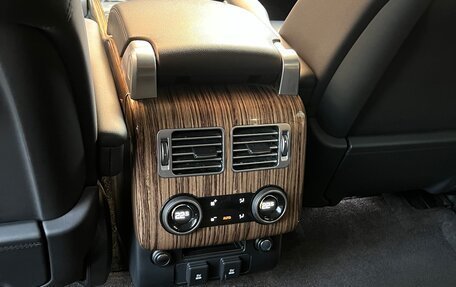 Land Rover Range Rover IV рестайлинг, 2018 год, 7 450 000 рублей, 18 фотография