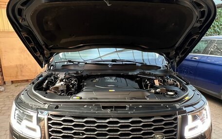 Land Rover Range Rover IV рестайлинг, 2018 год, 7 450 000 рублей, 31 фотография