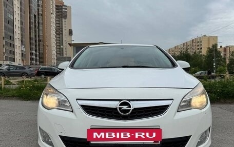 Opel Astra J, 2012 год, 820 000 рублей, 2 фотография