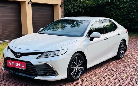 Toyota Camry, 2021 год, 4 350 000 рублей, 2 фотография