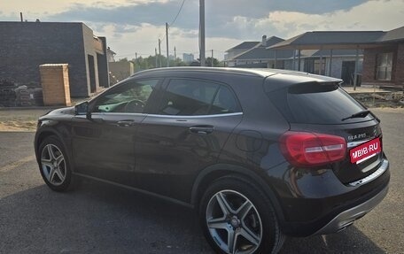Mercedes-Benz GLA, 2016 год, 2 500 000 рублей, 5 фотография