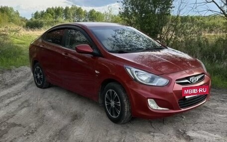 Hyundai Solaris II рестайлинг, 2011 год, 600 000 рублей, 4 фотография