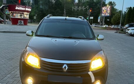Renault Sandero I, 2013 год, 795 000 рублей, 3 фотография
