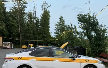 Toyota Camry, 2018 год, 2 100 000 рублей, 5 фотография