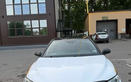 Toyota Camry, 2018 год, 2 100 000 рублей, 2 фотография