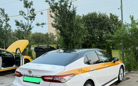 Toyota Camry, 2018 год, 2 100 000 рублей, 8 фотография