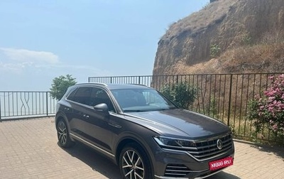 Volkswagen Touareg III, 2018 год, 5 900 000 рублей, 1 фотография