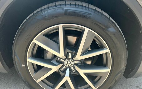 Volkswagen Touareg III, 2018 год, 5 900 000 рублей, 8 фотография