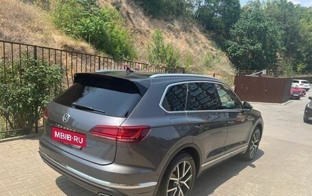 Volkswagen Touareg III, 2018 год, 5 900 000 рублей, 2 фотография