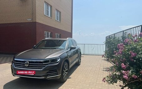 Volkswagen Touareg III, 2018 год, 5 900 000 рублей, 9 фотография