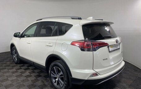 Toyota RAV4, 2016 год, 1 900 000 рублей, 7 фотография