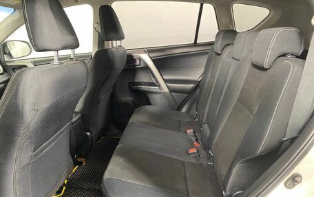 Toyota RAV4, 2016 год, 1 900 000 рублей, 18 фотография
