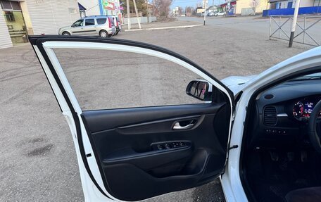 KIA Rio IV, 2017 год, 1 300 000 рублей, 15 фотография