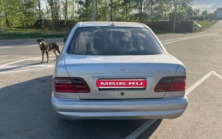 Mercedes-Benz E-Класс, 1999 год, 670 000 рублей, 5 фотография