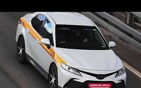 Toyota Camry, 2020 год, 1 870 000 рублей, 4 фотография