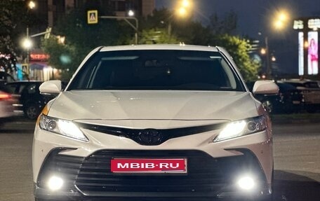 Toyota Camry, 2020 год, 1 870 000 рублей, 1 фотография