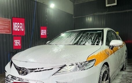 Toyota Camry, 2020 год, 1 870 000 рублей, 5 фотография