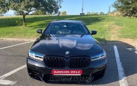 BMW 5 серия, 2018 год, 2 500 000 рублей, 3 фотография