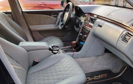 Mercedes-Benz E-Класс, 1999 год, 600 000 рублей, 6 фотография