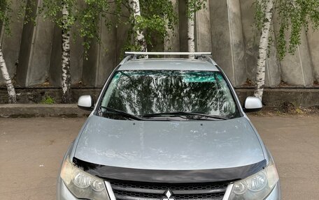 Mitsubishi Outlander III рестайлинг 3, 2008 год, 950 000 рублей, 2 фотография