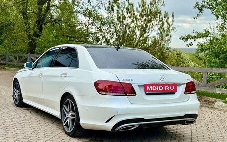 Mercedes-Benz E-Класс, 2015 год, 2 550 000 рублей, 3 фотография