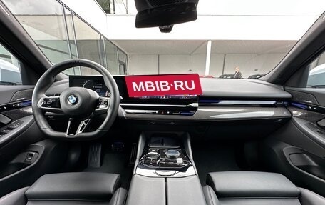BMW 5 серия, 2024 год, 6 240 000 рублей, 7 фотография