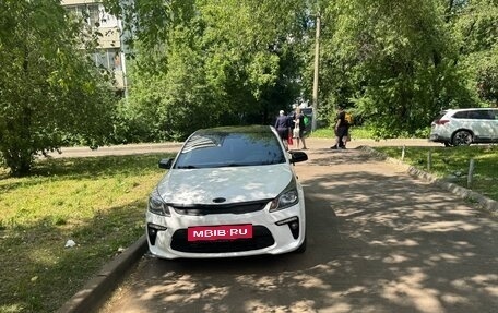 KIA Rio IV, 2017 год, 999 999 рублей, 4 фотография