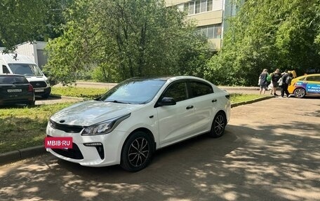 KIA Rio IV, 2017 год, 999 999 рублей, 3 фотография
