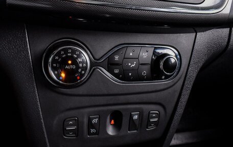 Renault Logan II, 2018 год, 1 099 000 рублей, 13 фотография