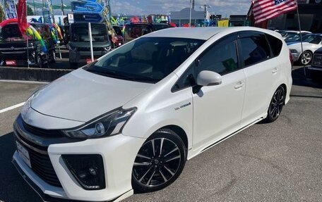 Toyota Prius Alpha I (ZVW40/41), 2021 год, 1 670 000 рублей, 2 фотография