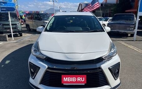 Toyota Prius Alpha I (ZVW40/41), 2021 год, 1 670 000 рублей, 3 фотография