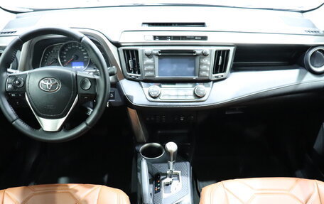 Toyota RAV4, 2015 год, 1 980 000 рублей, 14 фотография