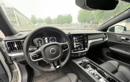 Volvo V60 II, 2021 год, 3 100 111 рублей, 11 фотография
