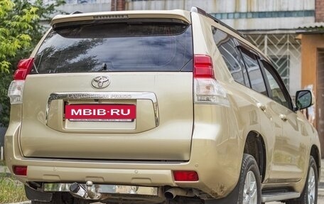 Toyota Land Cruiser Prado 150 рестайлинг 2, 2010 год, 3 000 000 рублей, 11 фотография