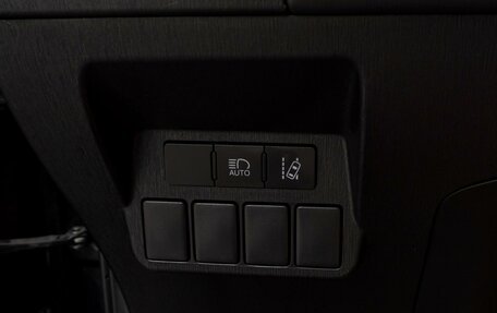 Toyota Prius v (+) I (ZVW40/41) рестайлинг, 2019 год, 2 480 000 рублей, 19 фотография