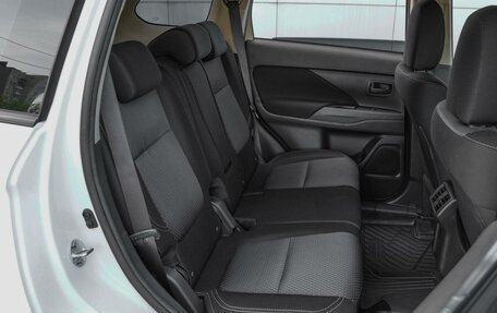Mitsubishi Outlander III рестайлинг 3, 2019 год, 2 180 000 рублей, 7 фотография