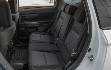 Mitsubishi Outlander III рестайлинг 3, 2019 год, 2 180 000 рублей, 9 фотография