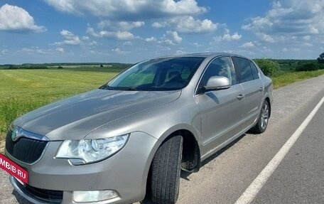 Skoda Superb III рестайлинг, 2012 год, 1 090 000 рублей, 4 фотография