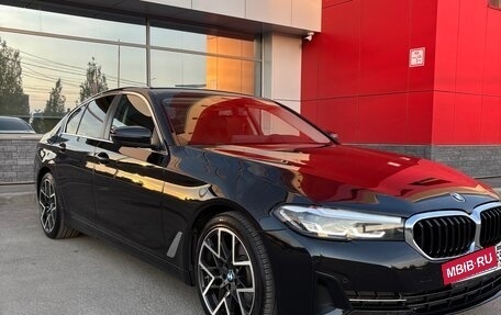 BMW 5 серия, 2021 год, 5 300 000 рублей, 2 фотография