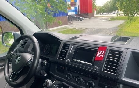 Volkswagen Caravelle T6 рестайлинг, 2019 год, 3 900 000 рублей, 8 фотография