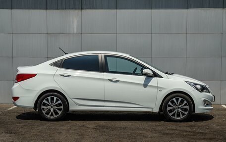 Hyundai Solaris II рестайлинг, 2015 год, 1 100 000 рублей, 5 фотография