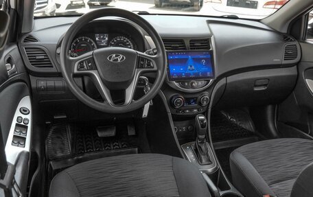 Hyundai Solaris II рестайлинг, 2015 год, 1 100 000 рублей, 6 фотография