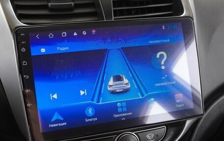 Hyundai Solaris II рестайлинг, 2015 год, 1 100 000 рублей, 13 фотография