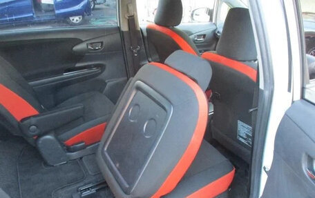 Toyota Wish II, 2015 год, 1 183 000 рублей, 30 фотография