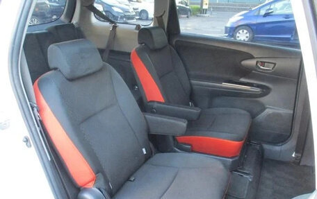 Toyota Wish II, 2015 год, 1 183 000 рублей, 27 фотография
